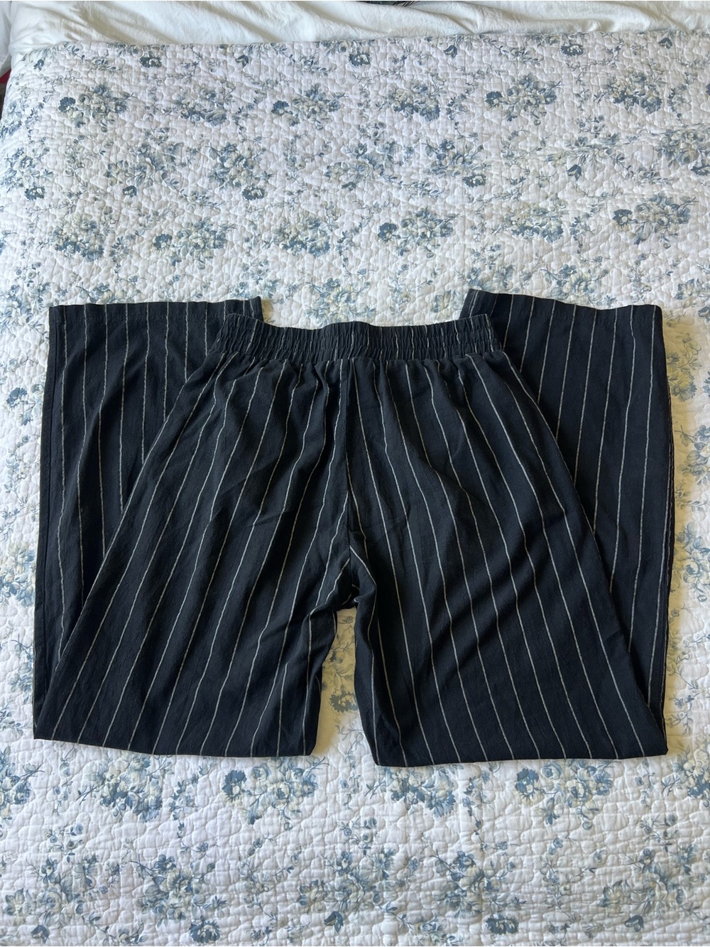 Sienna Sky Black Pinstripe Linen Elastic Waist Pants - Picture 4 of 4